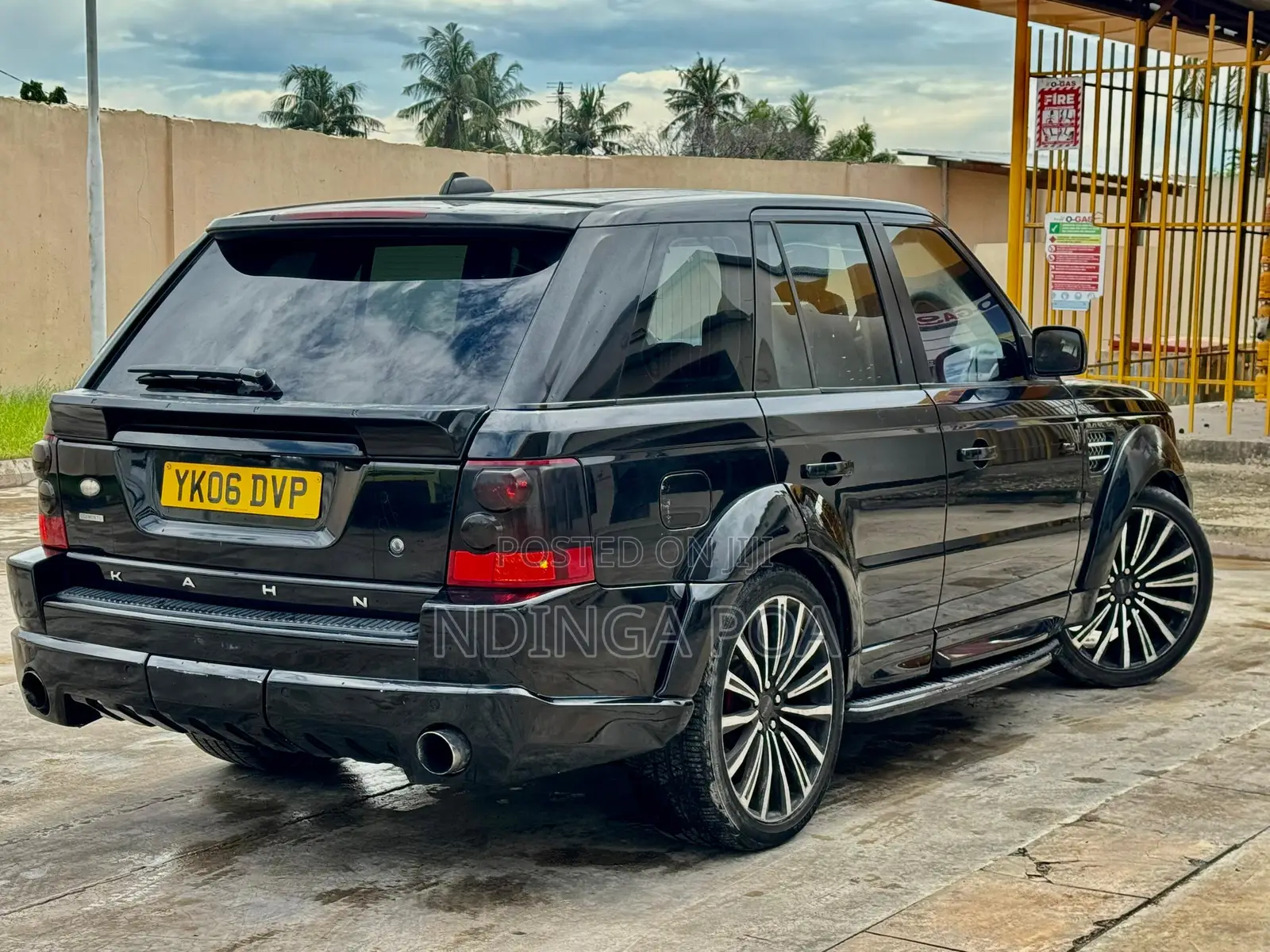 Land Rover Range Rover Sport HSE 4x4 (4.4L 8cyl 6A) 2009 Black