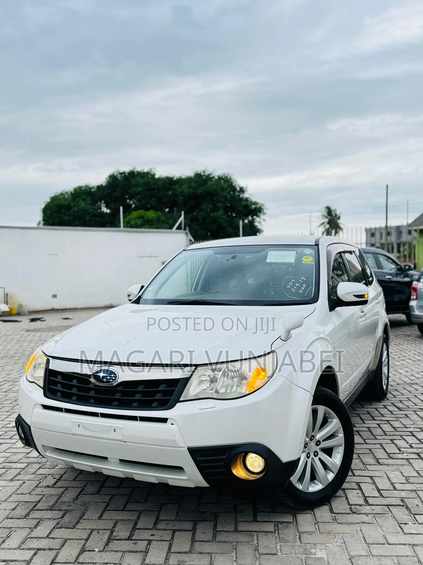 Subaru Forester 2011 Pearl