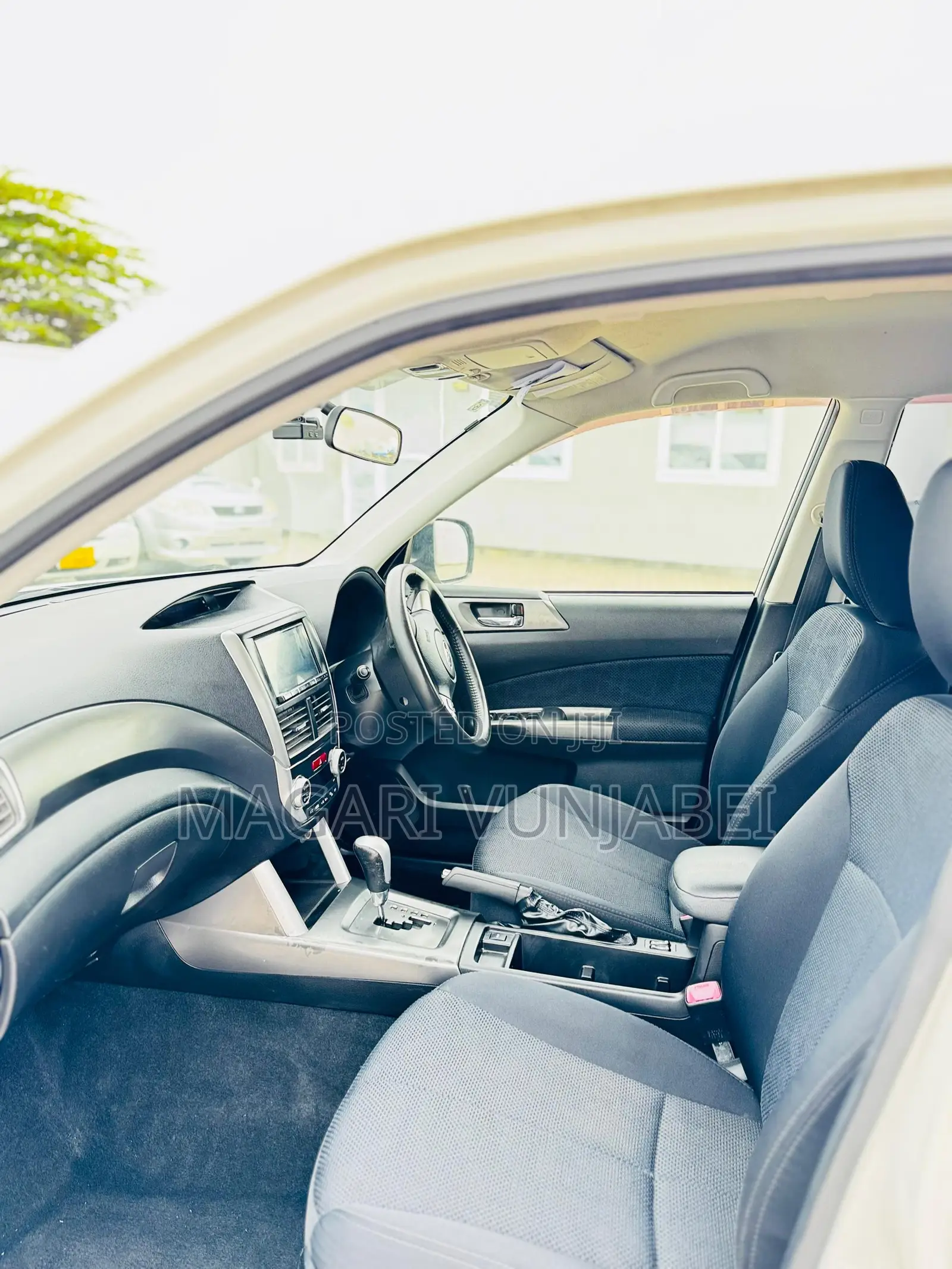 Subaru Forester 2011 Pearl