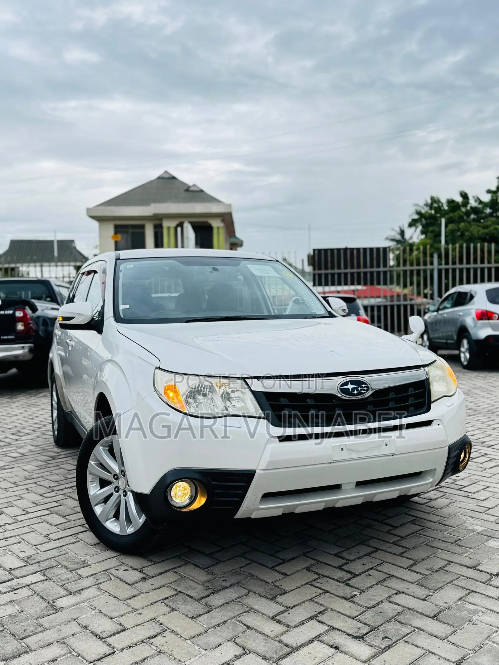 Subaru Forester 2011 Pearl
