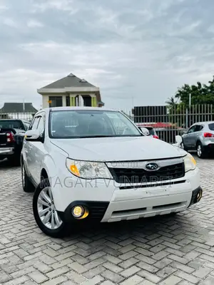 Subaru Forester 2011 Pearl