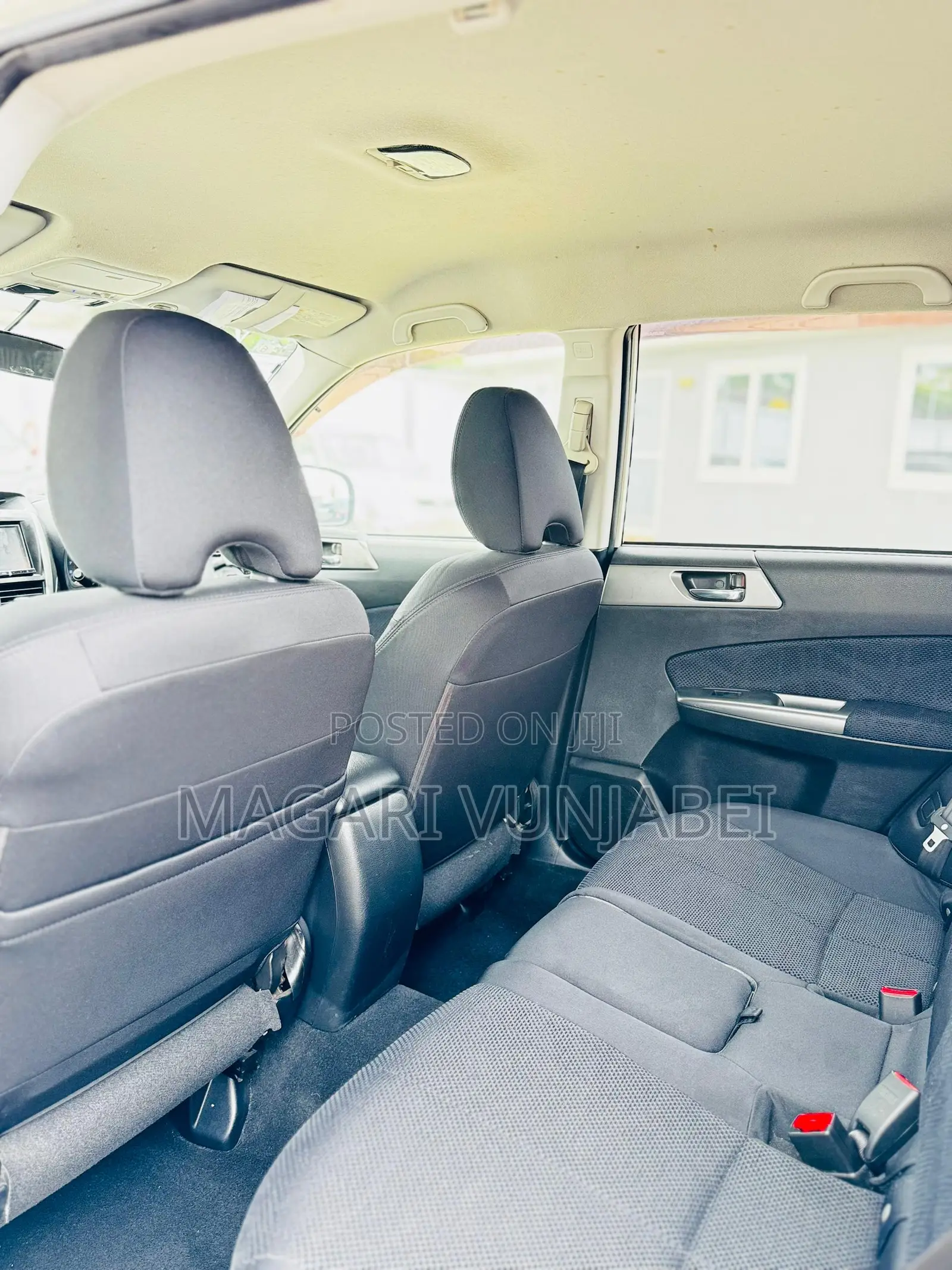 Subaru Forester 2011 Pearl