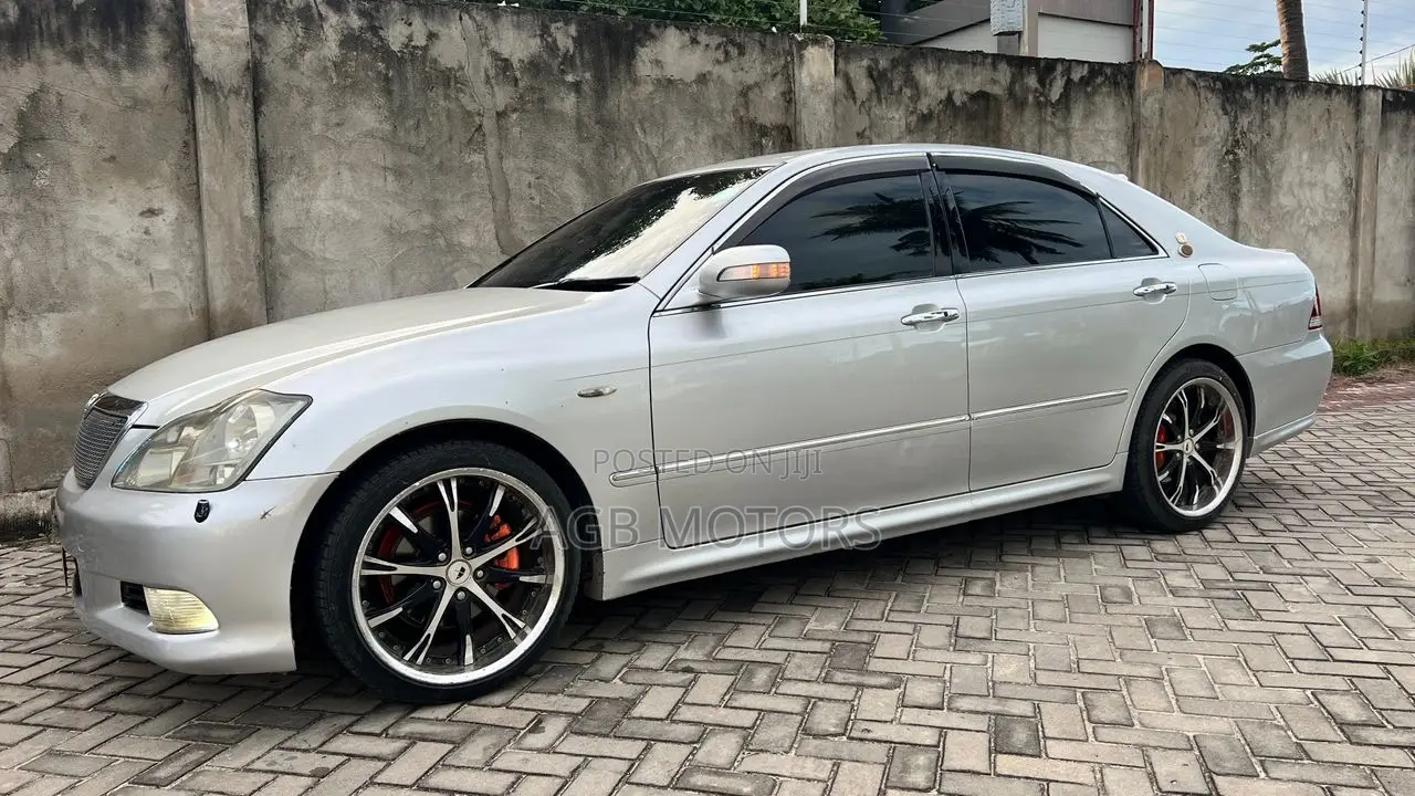 Toyota Crown 2006 Silver