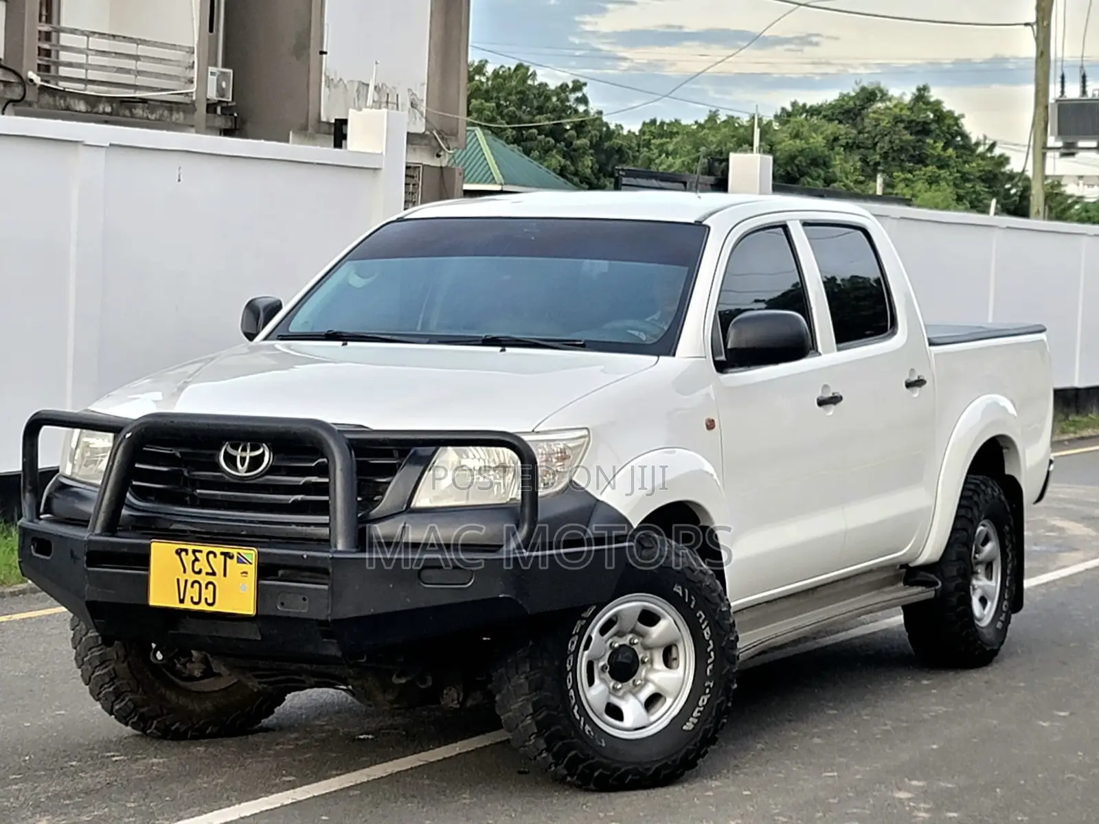 Toyota Hilux 2.5 D-4D 4X4 SRX 2012 White