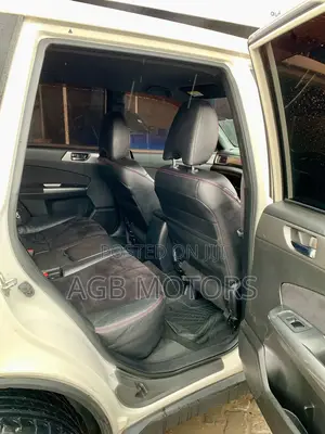 Subaru Forester 2010 Pearl