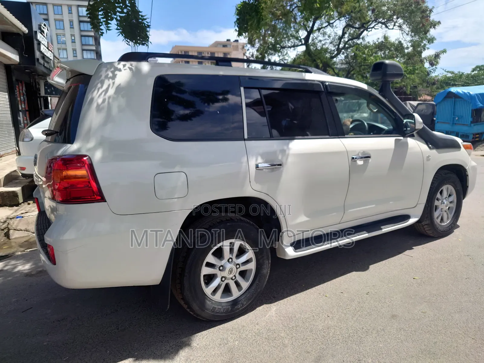 Toyota Land Cruiser 4.5 V8 TD GX-R 2010 White