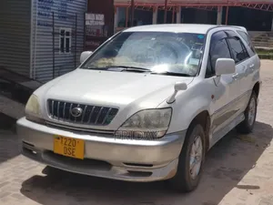 Toyota Harrier 2003 White