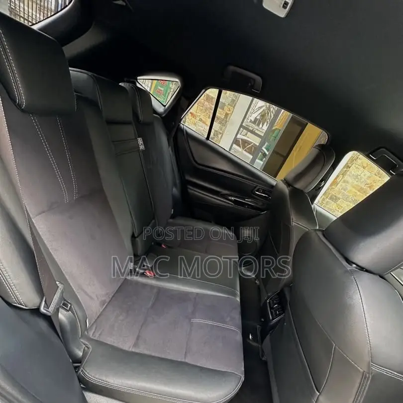 Toyota Harrier 2.0 2015 Off white