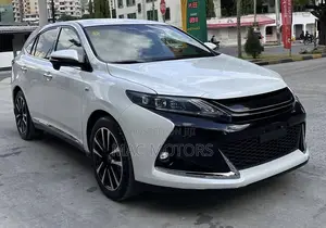 Toyota Harrier 2.0 2015 Off white