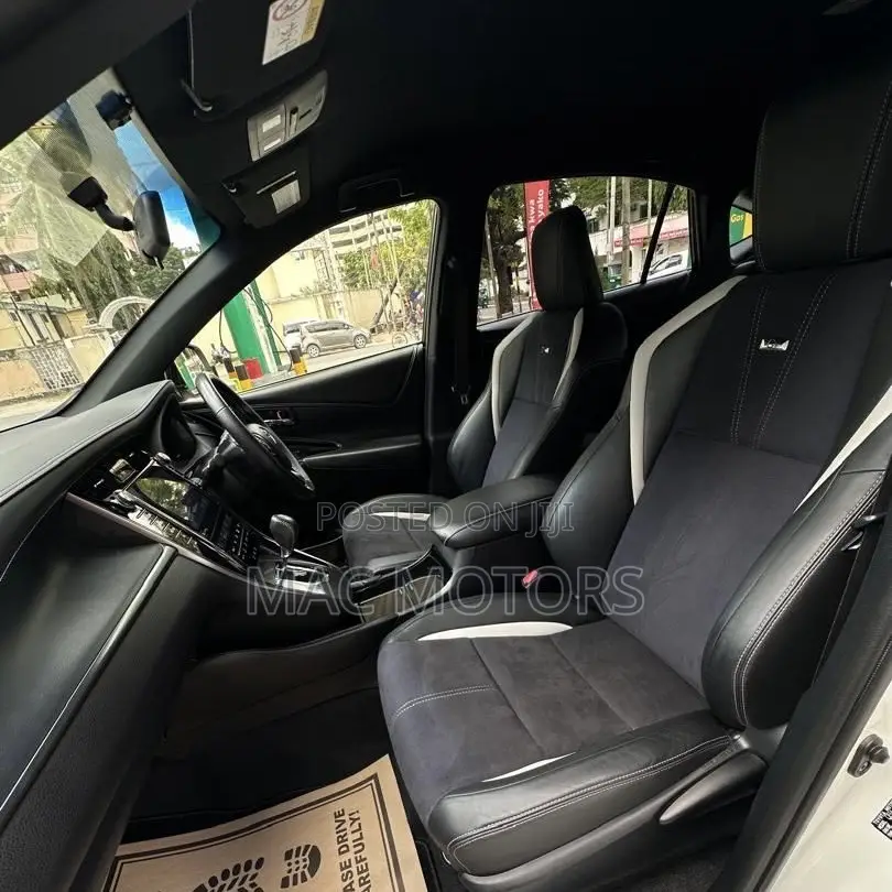 Toyota Harrier 2.0 2015 Off white