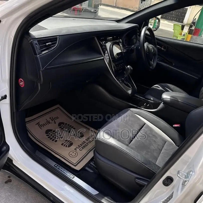 Toyota Harrier 2.0 2015 Off white