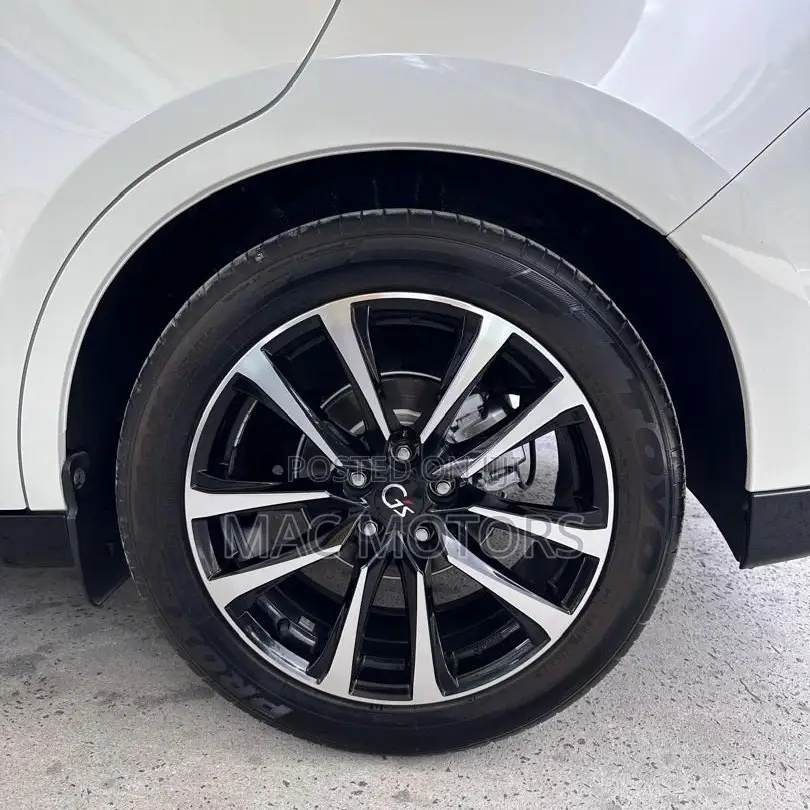 Toyota Harrier 2.0 2015 Off white