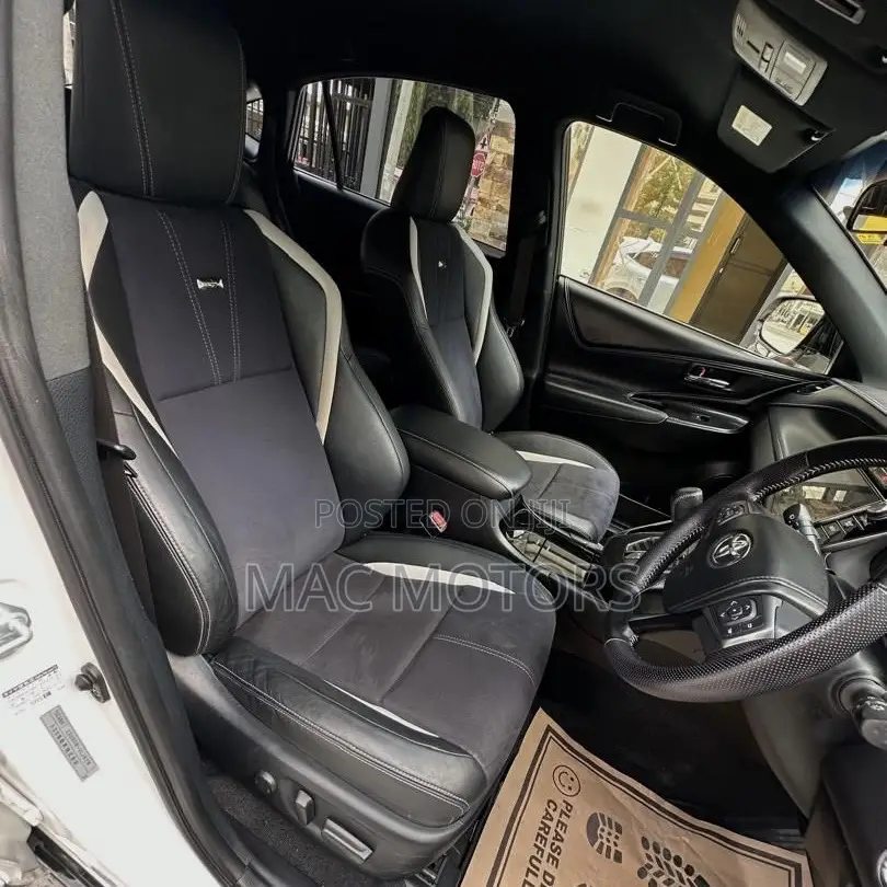 Toyota Harrier 2.0 2015 Off white