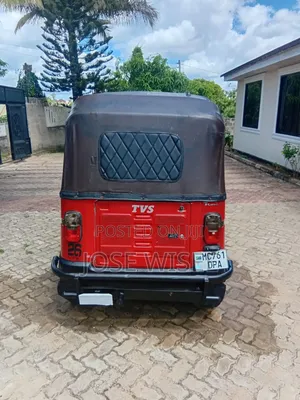 Bajaj Avenger 200 2024 Red