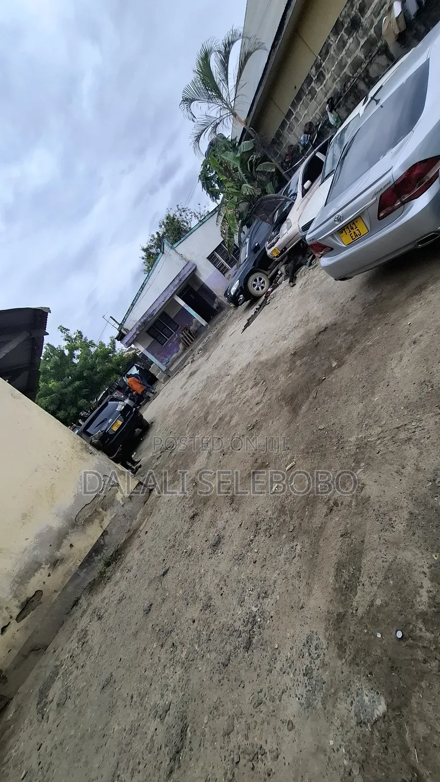 Plot 4 Investment Office or Ware House% We Look Main Road