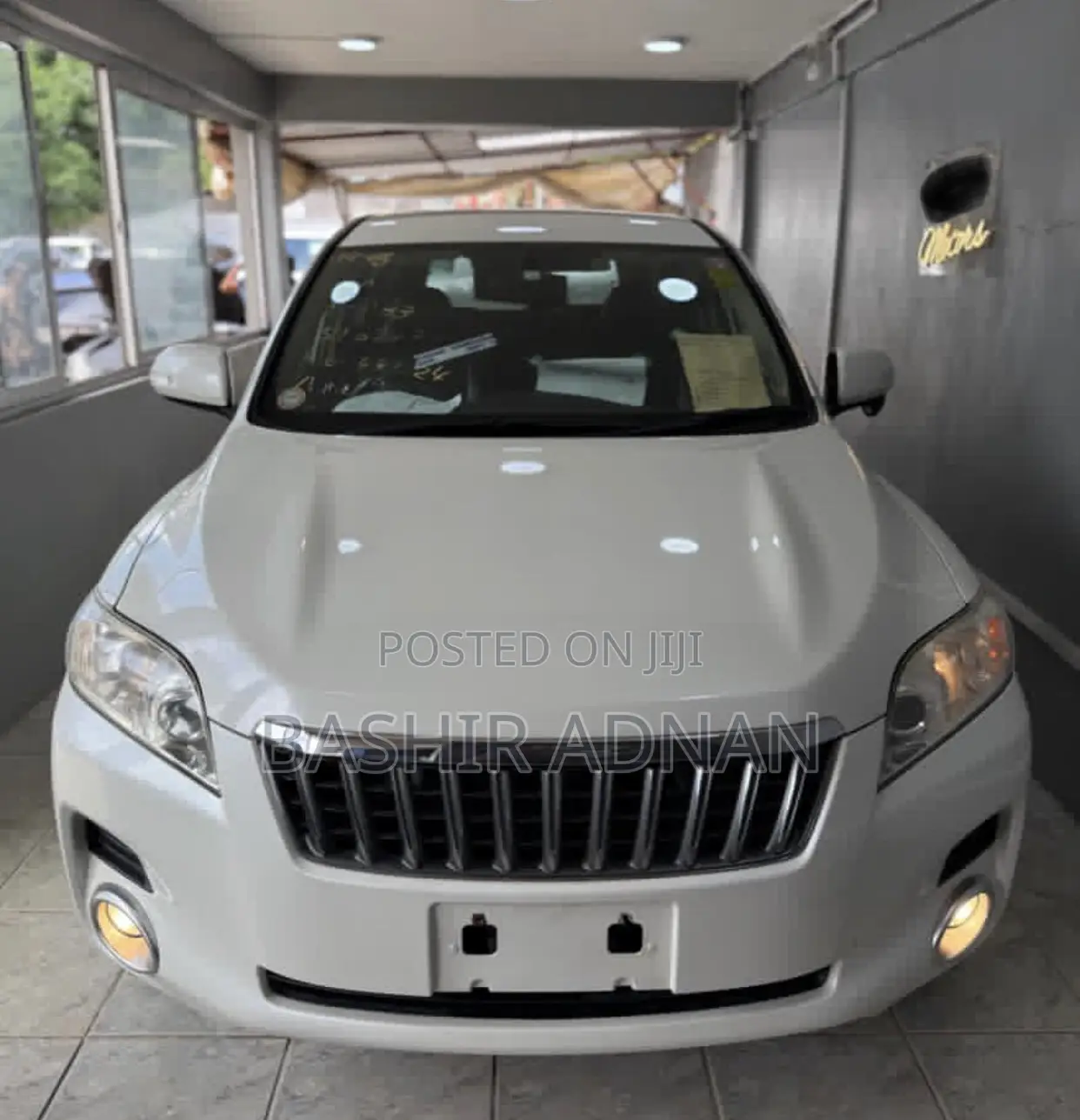Toyota Vanguard 2009 White