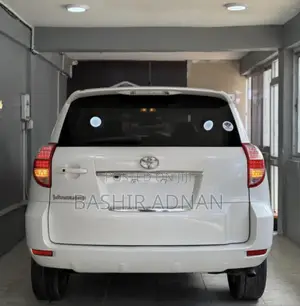 Toyota Vanguard 2009 White