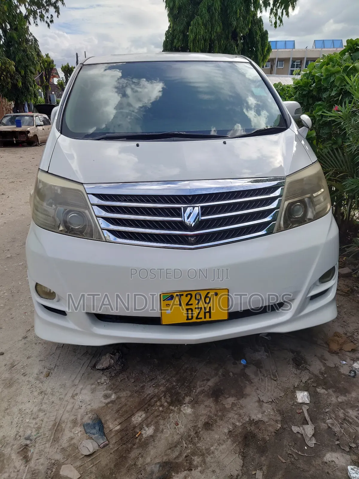 Toyota Alphard 2.4 Petrol AWD 2006 White