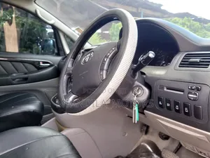 Toyota Alphard 2.4 Petrol AWD 2006 White