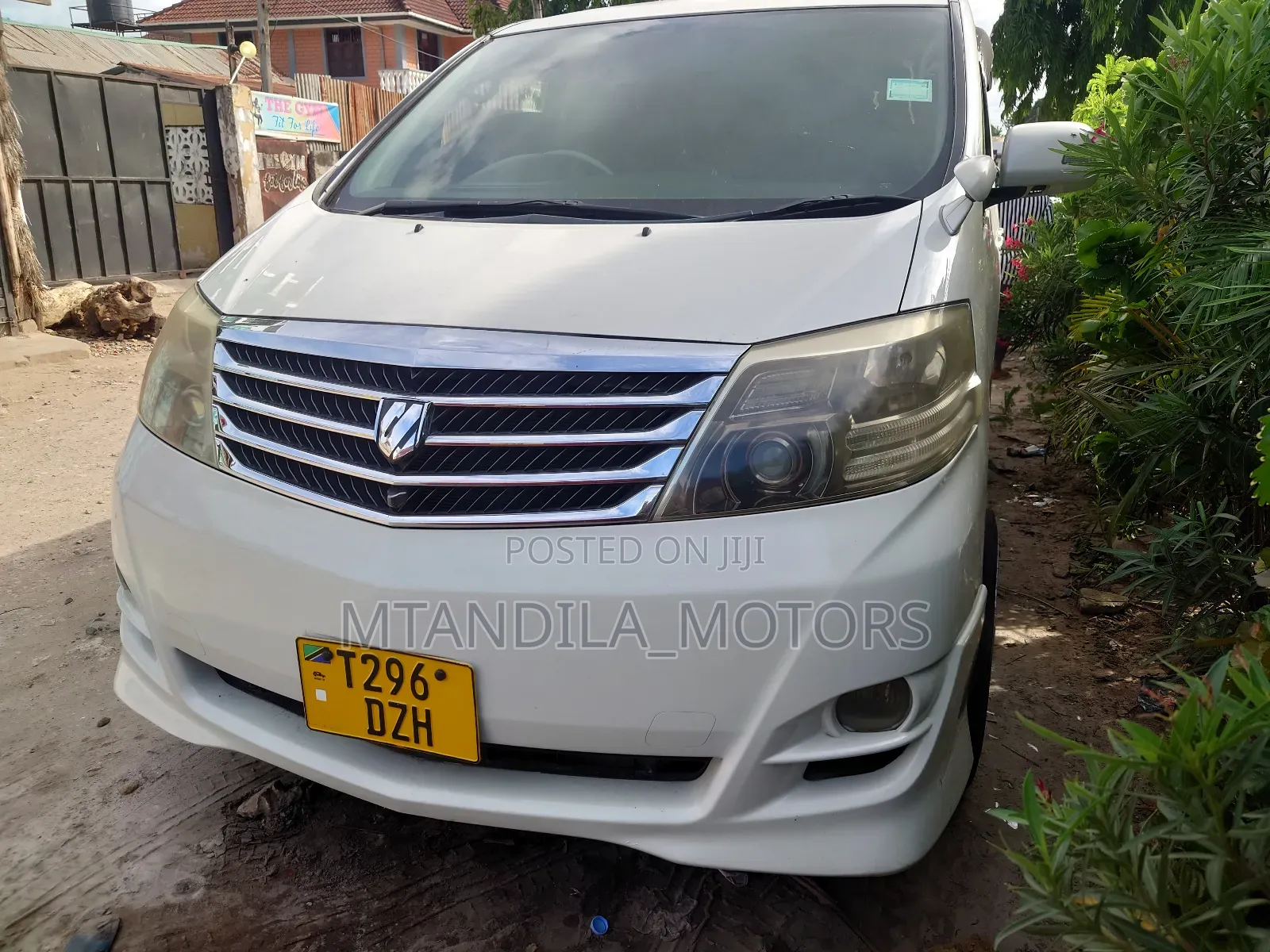 Toyota Alphard 2.4 Petrol AWD 2006 White