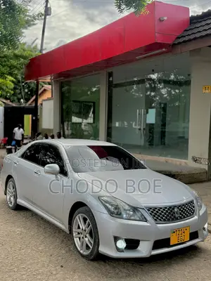 Toyota Crown 2010 Silver