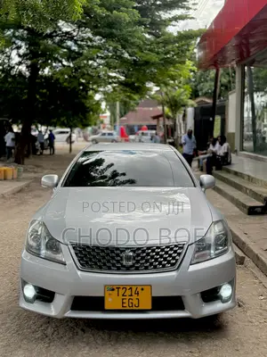 Toyota Crown 2010 Silver