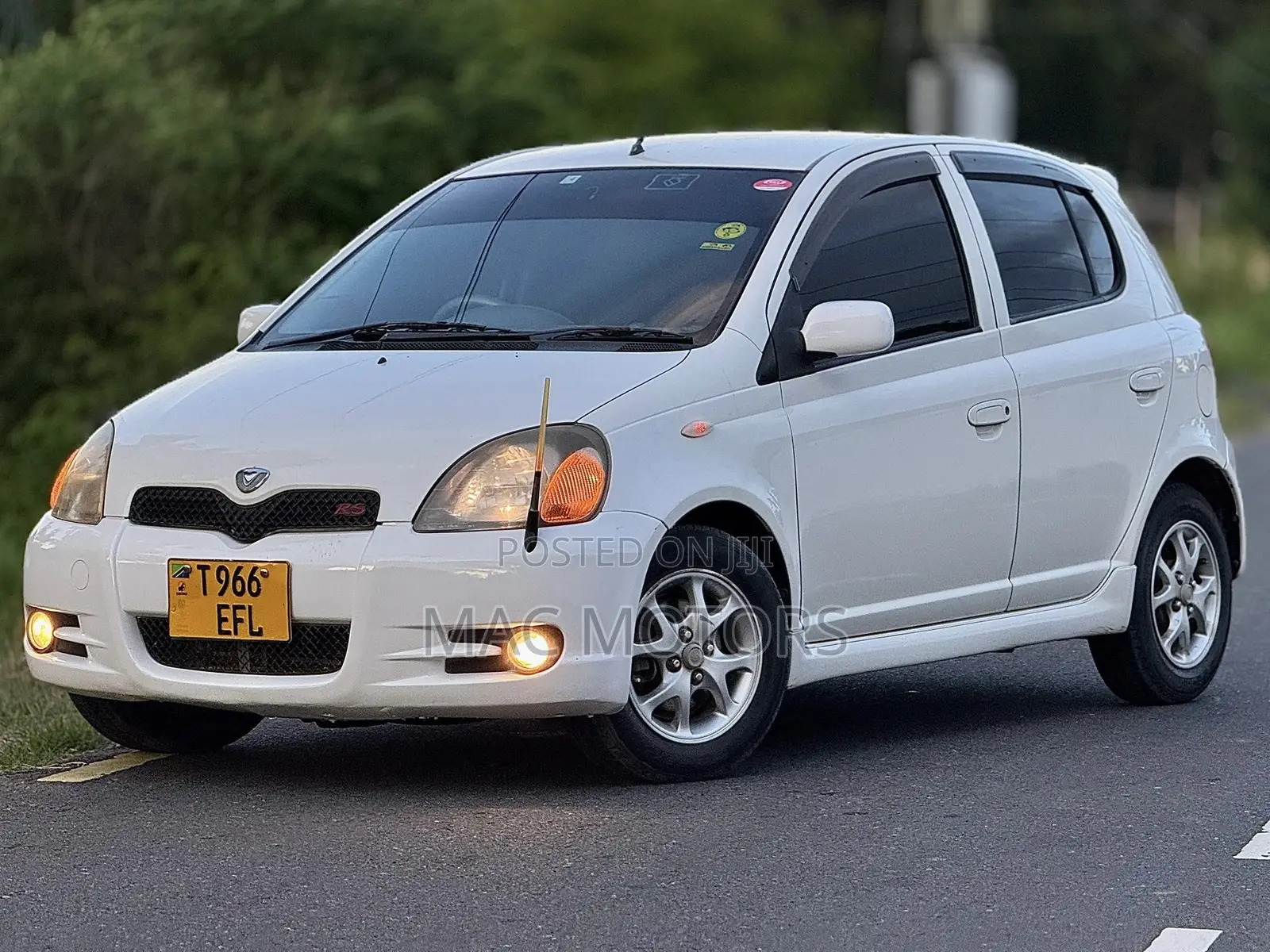 Toyota Vitz 1.3 FWD 5dr 2002 White