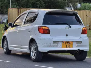 Toyota Vitz 1.3 FWD 5dr 2002 White