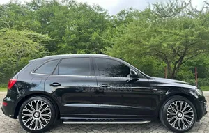 Audi Q5 2011 Black