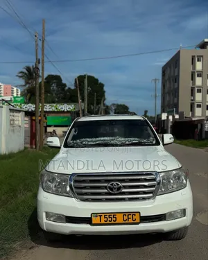 Toyota Land Cruiser 2009 White