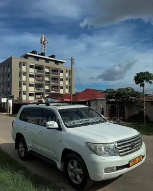 Toyota Land Cruiser 2009 White