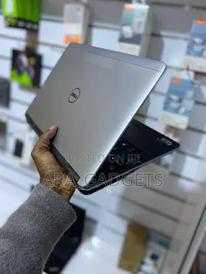 Laptop Dell Latitude E7240 8GB Intel Core I7 SSD 256GB