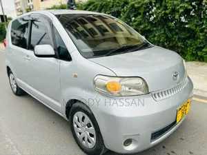 Toyota Porte 2006 Silver