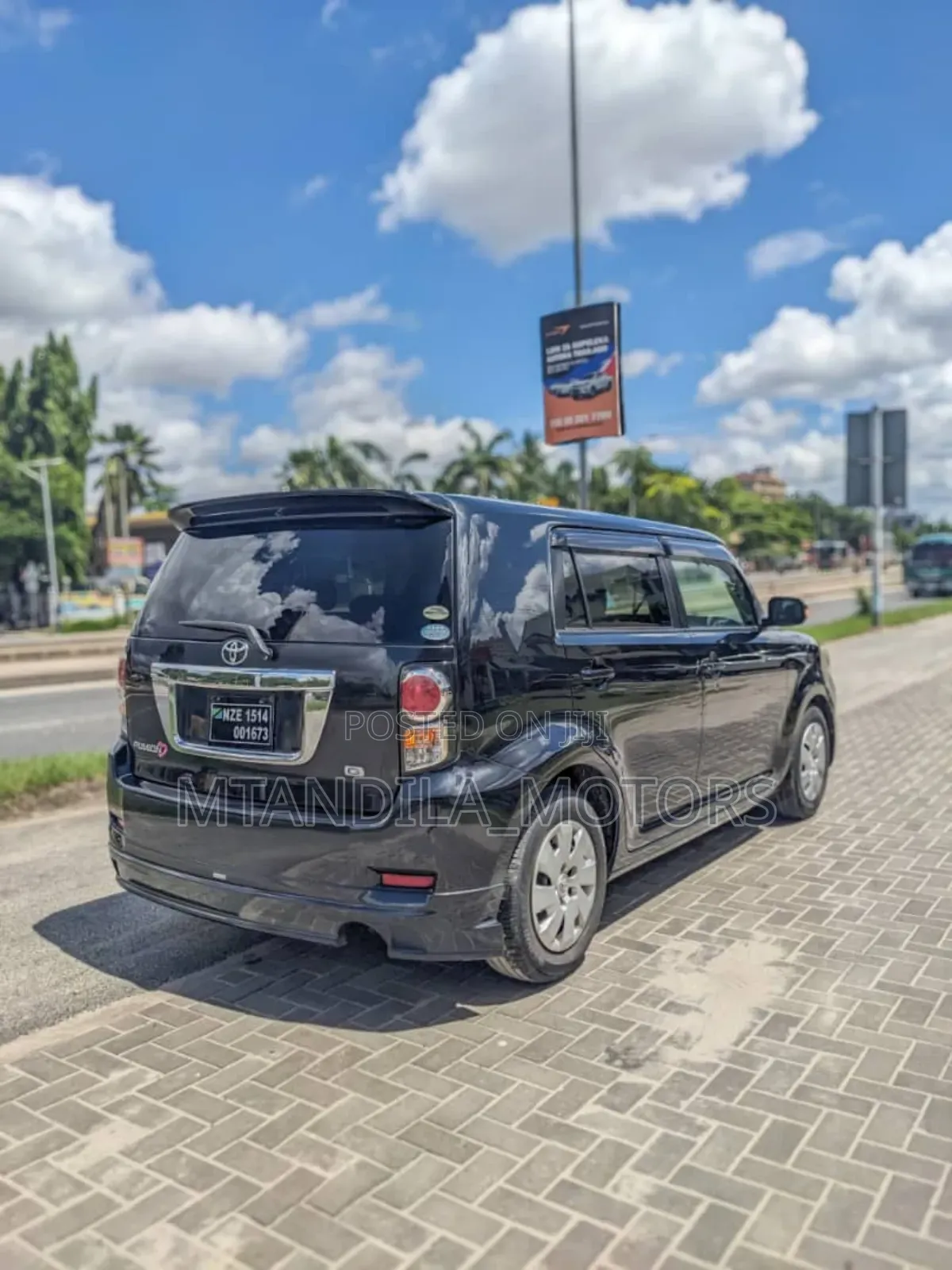 Toyota Corolla Rumion Hatchback 1.8 AWD 2011 Black