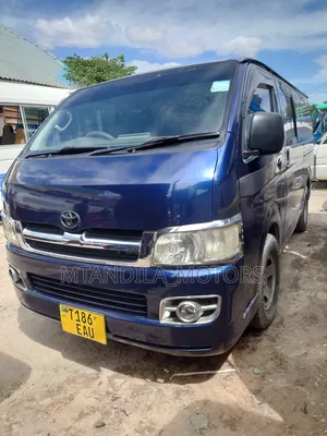 Toyota Quantum 2010 Blue