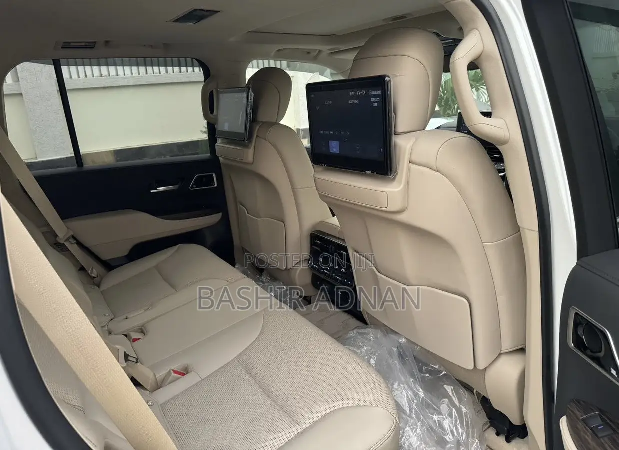 Toyota Land Cruiser 2023 Off white