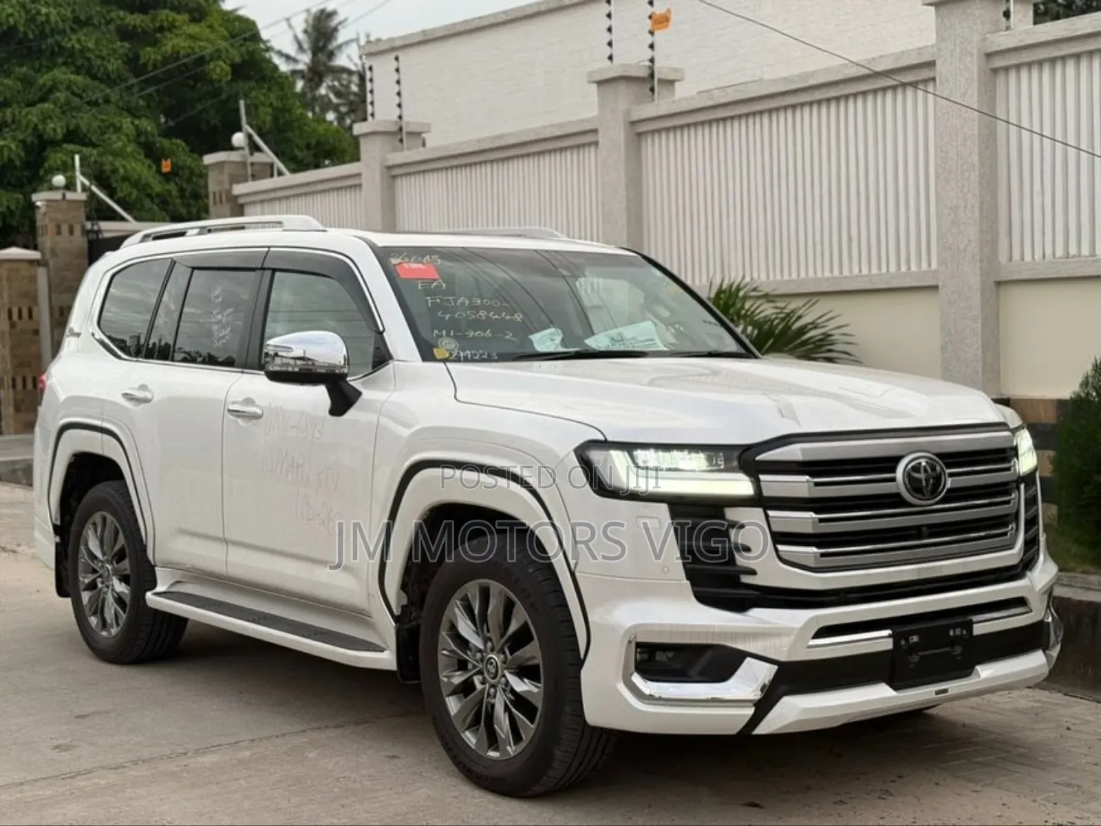 Toyota Land Cruiser 2023 White