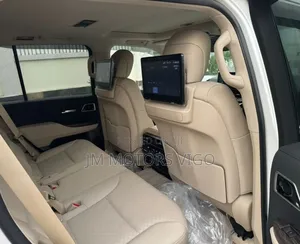 Toyota Land Cruiser 2023 White