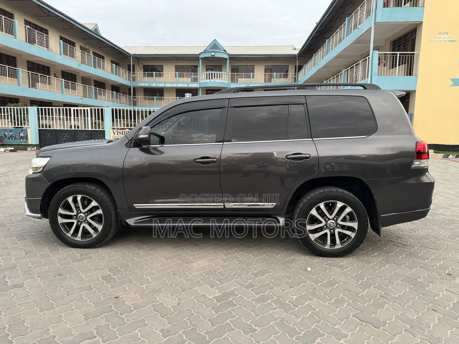 Toyota Land Cruiser 2017 Gray