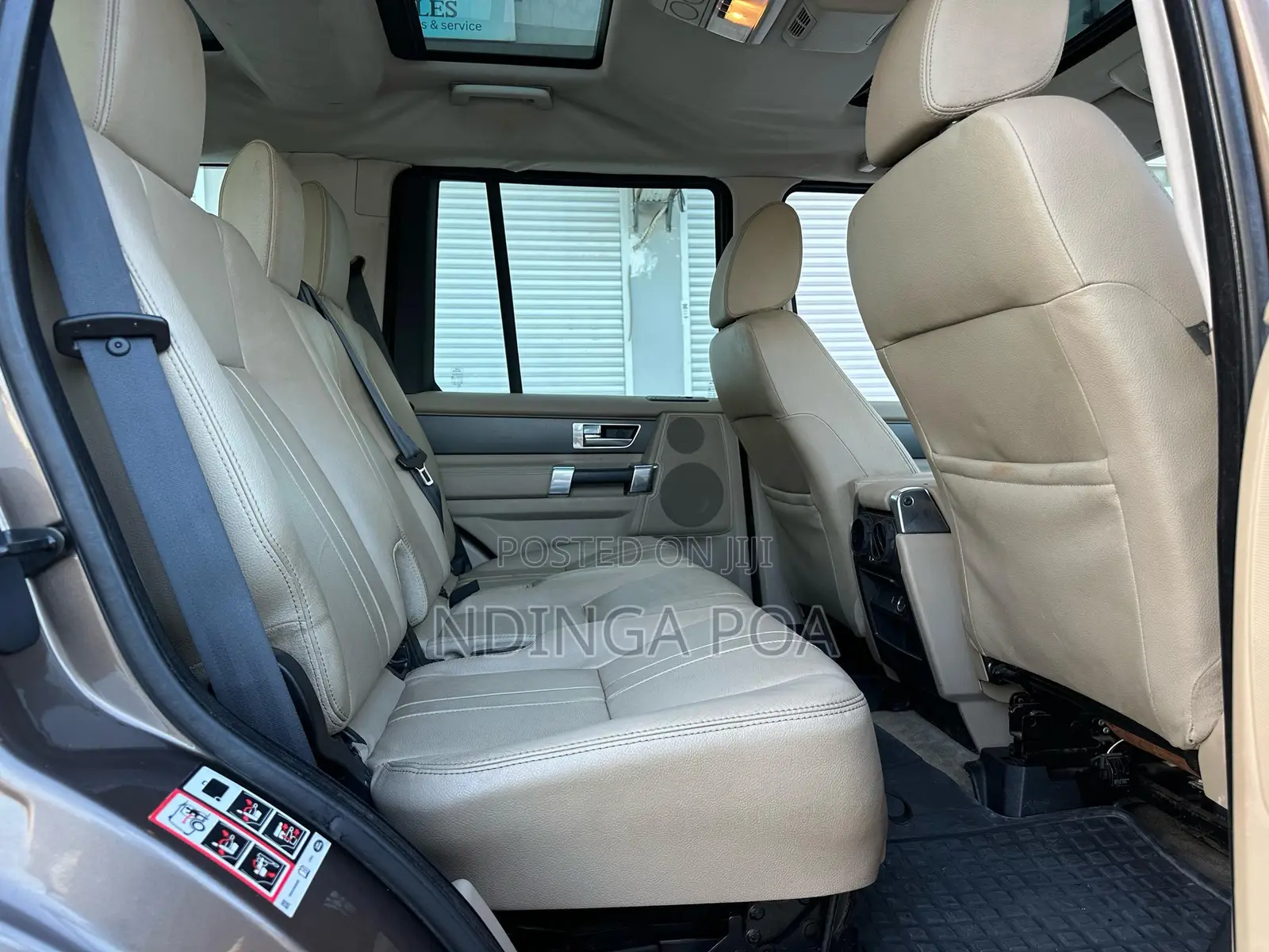 Land Rover Discovery 2011 Gold