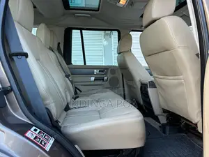 Land Rover Discovery 2011 Gold