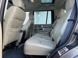 Land Rover Discovery 2011 Gold