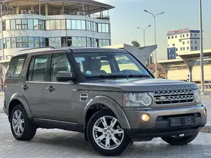 Land Rover Discovery 2011 Gold