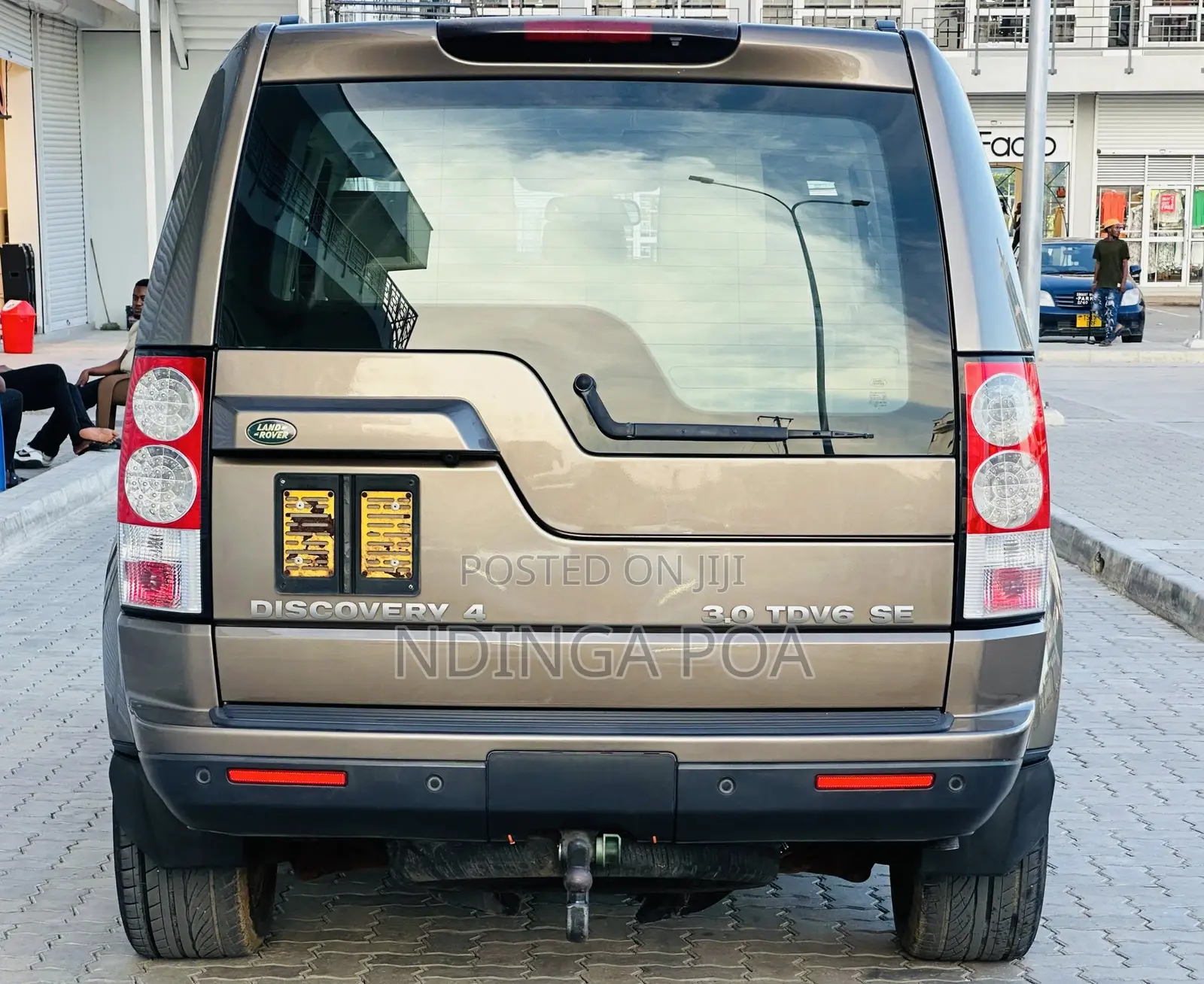Land Rover Discovery 2011 Gold