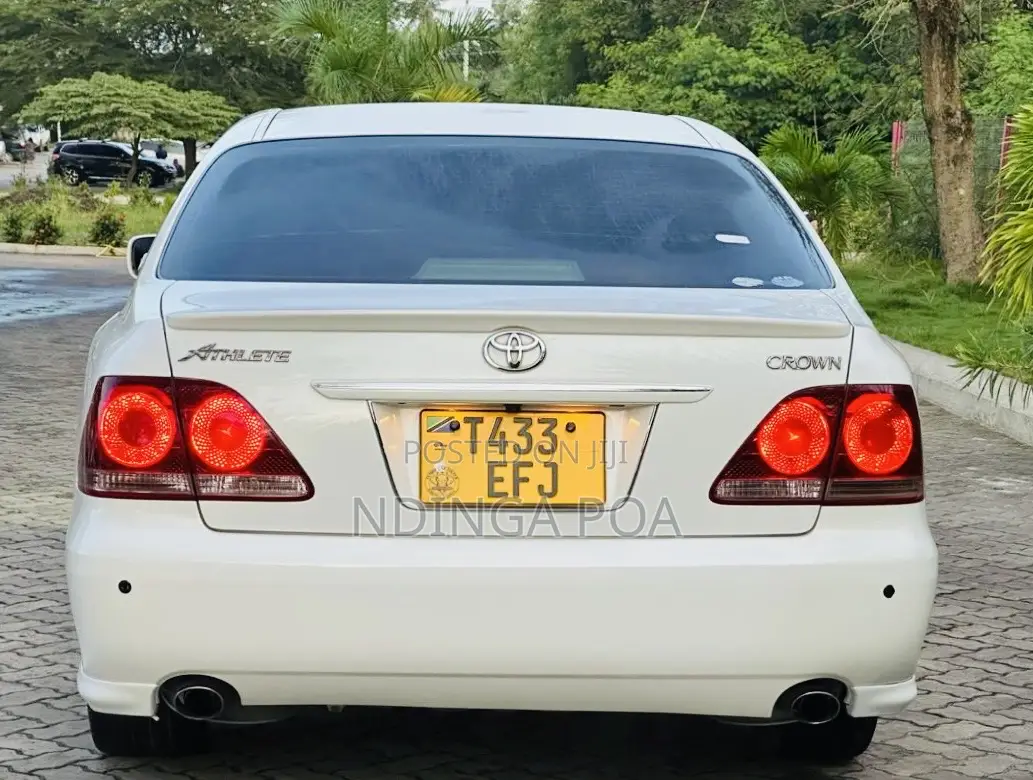 Toyota Crown 2006 White