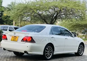 Toyota Crown 2006 White