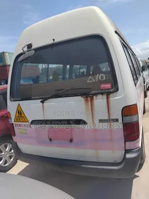 Toyota HiAce 2002 White