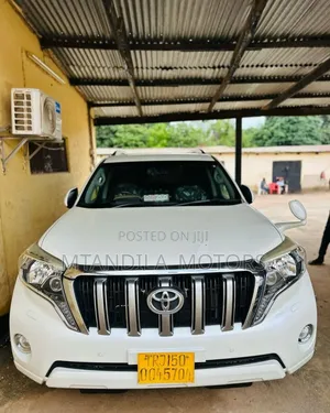 Toyota Land Cruiser Prado 2.7 2017 White