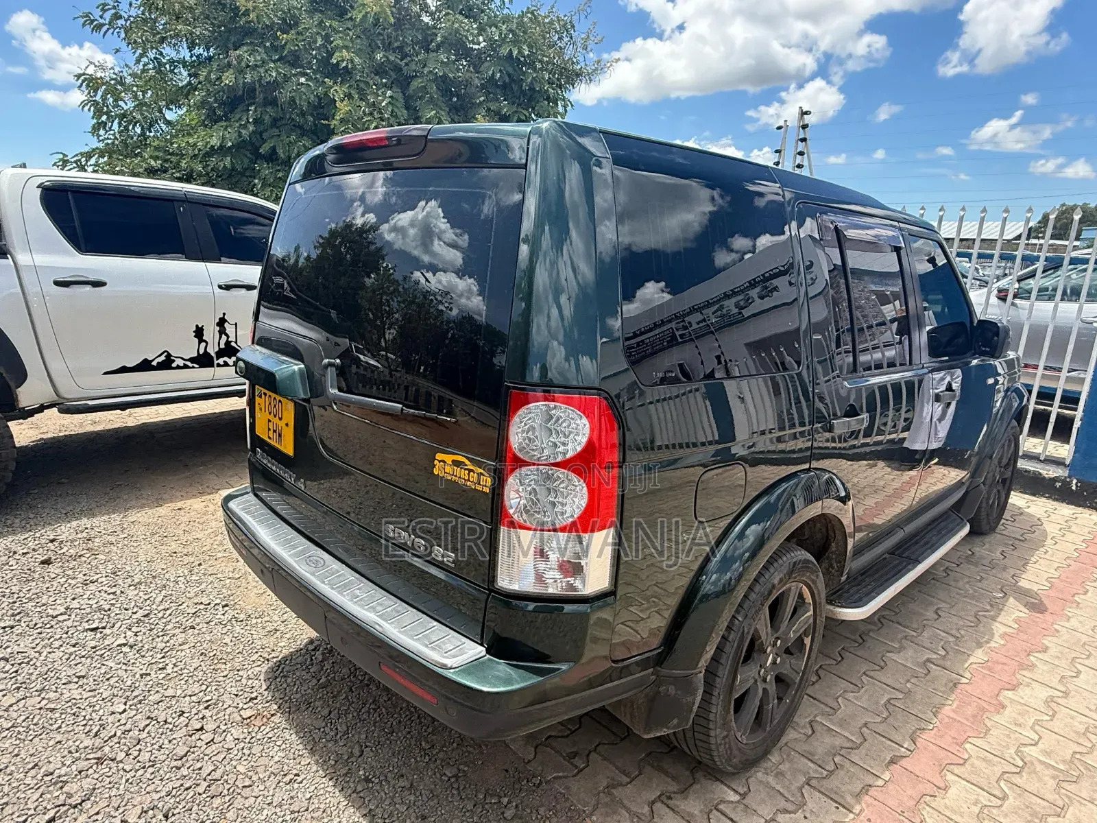 Land Rover Discovery 2011 Green