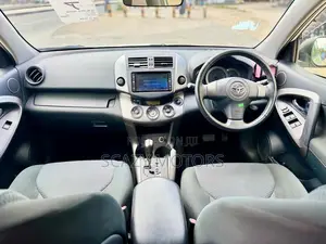 Toyota RAV4 2012 Off white